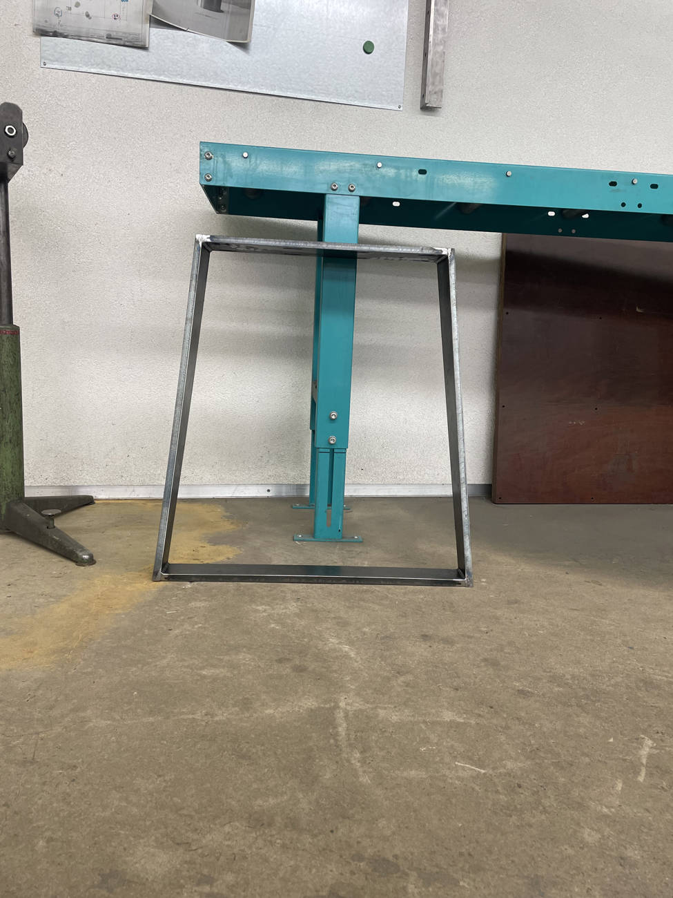 Tischbein geschweisst